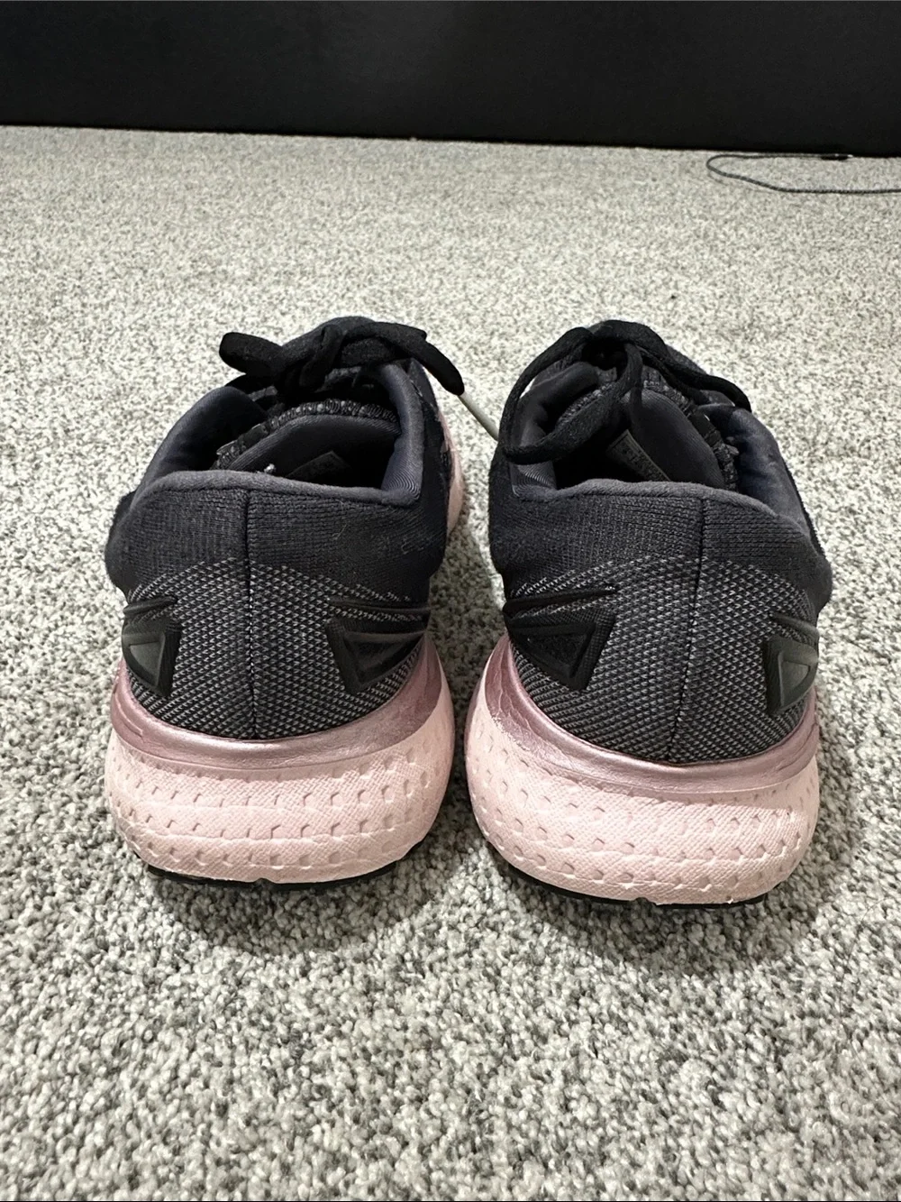 Glycerin Brooks Women's Black with Pink Accent Running Sneakers